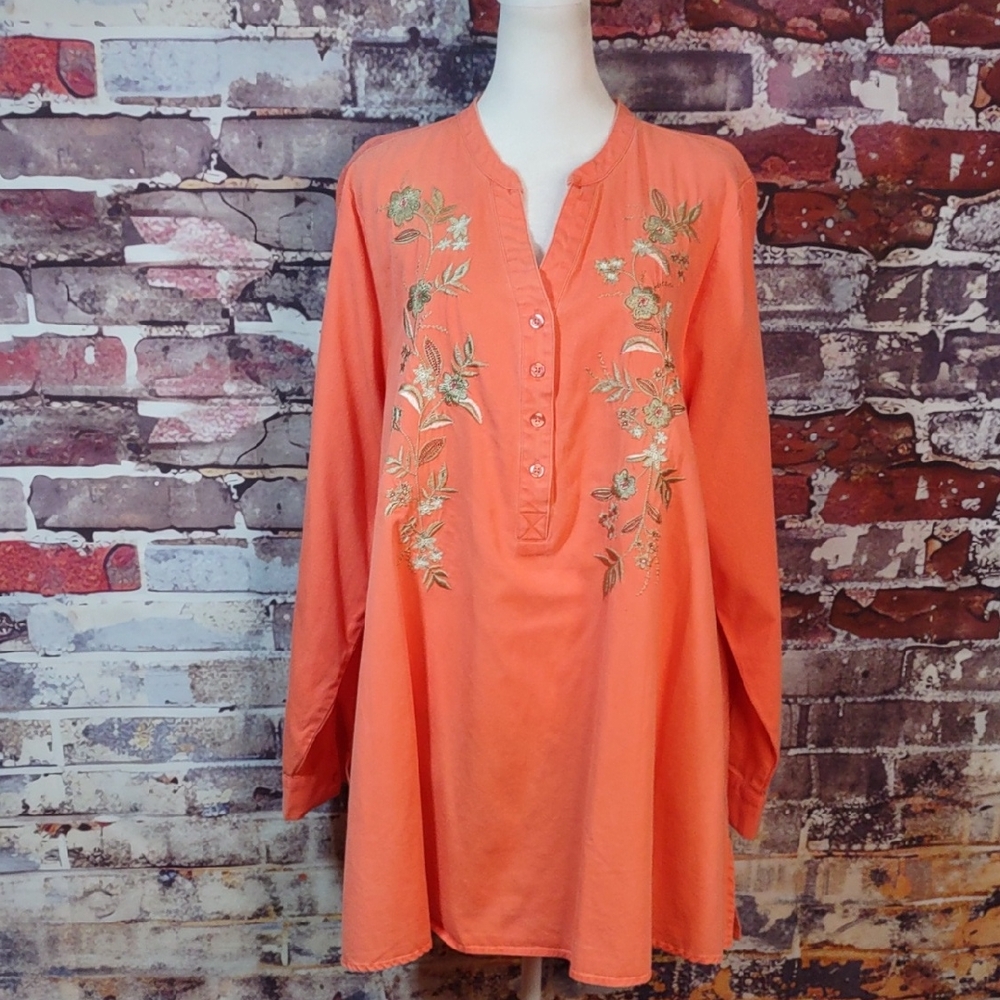 DG2 By Diane Gilman Embroidered Tunic Top